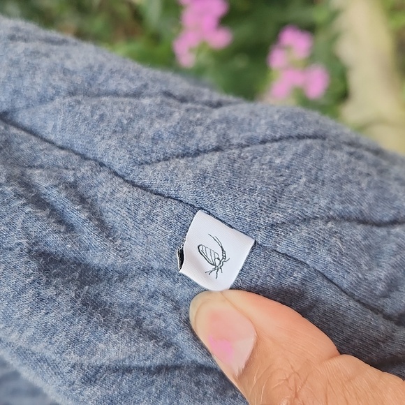 Orvis Men's Fall, Winter, Pullover Blue Casual Sweater with V-Neck Buttons - Picture 5 of 7